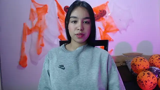 kyra fox  online show from 10-18-25, 12:40