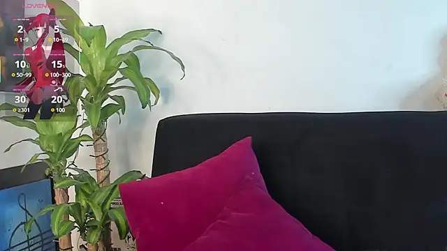 Snapshot of Britney_Rose chatting on 09-09-25, 01:38 Britney Rose online show from 09-09-25, 01:38