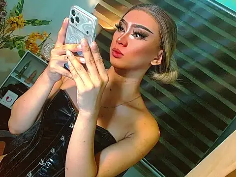 Snapshot of Queen_yasii_88 chatting on 07-04-26, 02:10 Queen yasii 88 online show from 07-04-26, 02:10