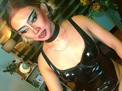 Snapshot of Queen_yasii_88 chatting on 04-28-26, 02:21 Queen yasii 88 online show from 04-28-26, 02:21