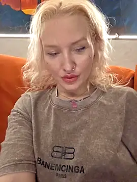 Snapshot of KateMonroe chatting on 04-21-26, 10:38 KateMonroe online show from 04-21-26, 10:38