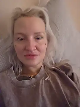 Snapshot of KateMonroe chatting on 07-25-26, 07:49 KateMonroe online show from 07-25-26, 07:49