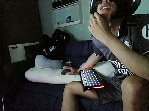 boyhigh1997 online show from 03-10-26, 06:28