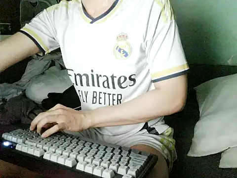 boyhigh1997 online show from 04-06-26, 09:43