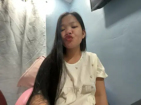 Snapshot of princess_janine chatting on 04-22-26, 03:41 princess janine online show from 04-22-26, 03:41