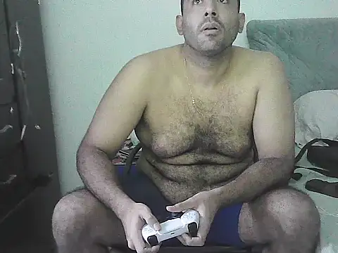 Snapshot of morenocabro10 chatting on 07-14-26, 04:17 morenocabro10 online show from 07-14-26, 04:17