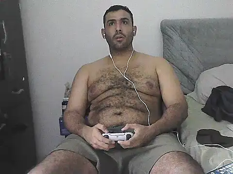 Snapshot of morenocabro10 chatting on 07-17-26, 04:32 morenocabro10 online show from 07-17-26, 04:32