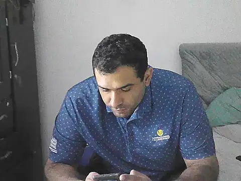 Snapshot of morenocabro10 chatting on 06-19-26, 04:07 morenocabro10 online show from 06-19-26, 04:07