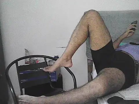 Snapshot of morenocabro10 chatting on 06-05-26, 05:01 morenocabro10 online show from 06-05-26, 05:01