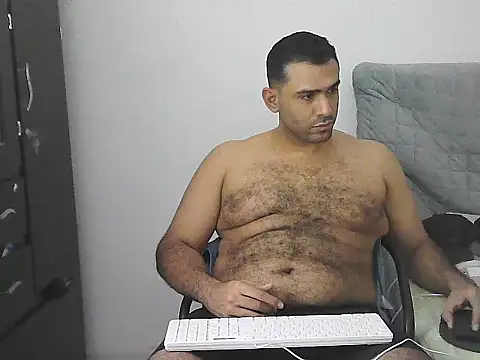 Snapshot of morenocabro10 chatting on 05-10-26, 10:33 morenocabro10 online show from 05-10-26, 10:33