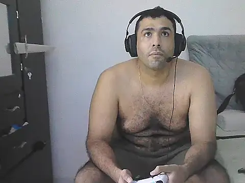 Snapshot of morenocabro10 chatting on 05-18-26, 04:07 morenocabro10 online show from 05-18-26, 04:07