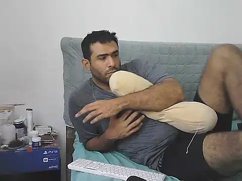 Snapshot of morenocabro10 chatting on 04-19-26, 09:06 morenocabro10 online show from 04-19-26, 09:06