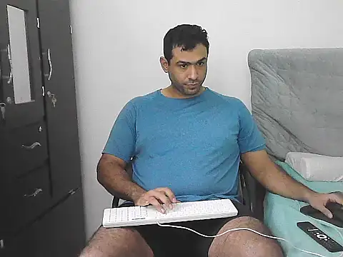 Snapshot of morenocabro10 chatting on 04-23-26, 09:38 morenocabro10 online show from 04-23-26, 09:38