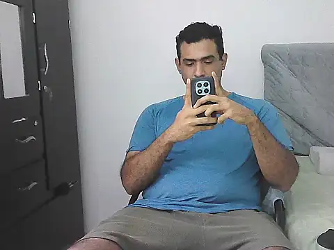 Snapshot of morenocabro10 chatting on 05-06-26, 04:27 morenocabro10 online show from 05-06-26, 04:27