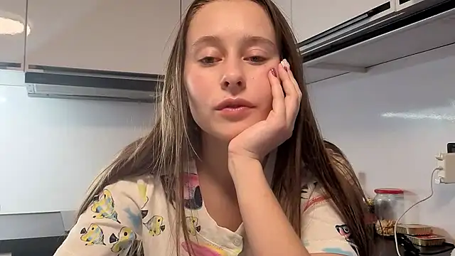 Snapshot of Kisacka chatting on 11-22-25, 11:47 Kisacka online show from 11-22-25, 11:47