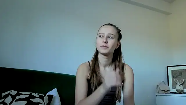 Snapshot of Kisacka chatting on 11-05-25, 07:55 Kisacka online show from 11-05-25, 07:55