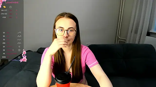 MewStella online show from 12-20-25, 03:31