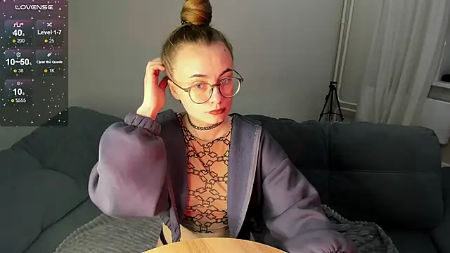 MewStella online show from 10-13-25, 07:04