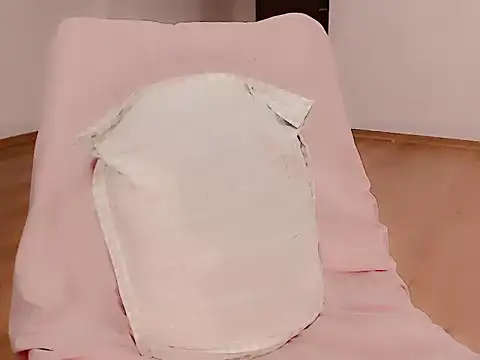 Tea Mei online show from 12-17-25, 01:05