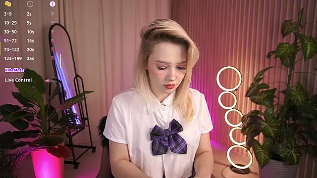 LauraWifeness online show from 12-15-25, 06:30