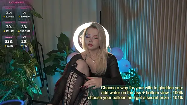 LauraWifeness online show from 09-26-25, 05:47