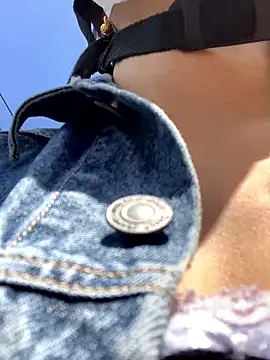 Snapshot of Mei-Mei89 chatting on 09-15-25, 03:51 Mei-Mei89 online show from 09-15-25, 03:51