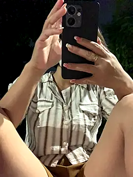 Snapshot of Mei-Mei89 chatting on 10-05-25, 01:35 Mei-Mei89 online show from 10-05-25, 01:35