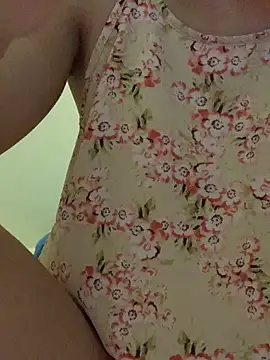 Snapshot of Mei-Mei89 chatting on 10-08-25, 10:54 Mei-Mei89 online show from 10-08-25, 10:54