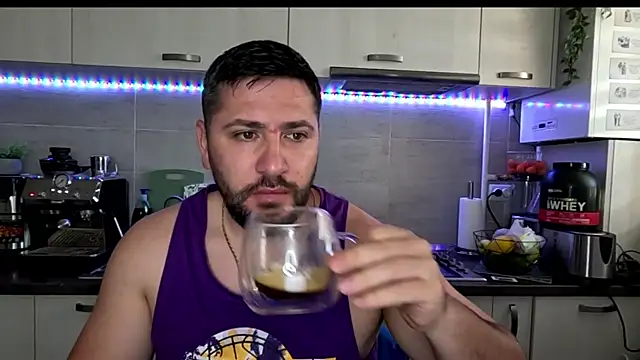 Gold Alpha Boy online show from 06-21-26, 05:13