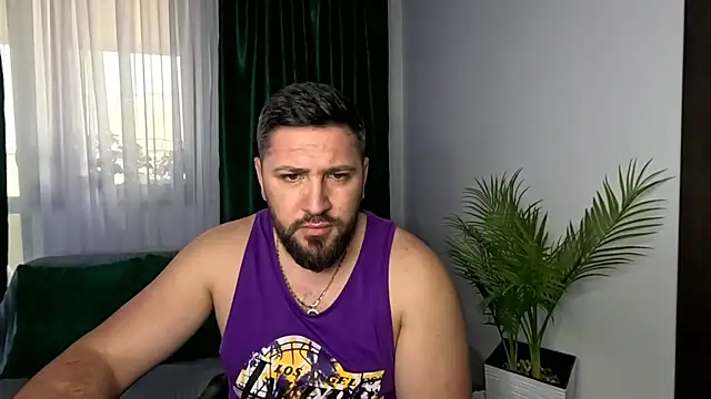 Snapshot of Gold_Alpha_Boy chatting on 05-08-26, 02:43 Gold Alpha Boy online show from 05-08-26, 02:43