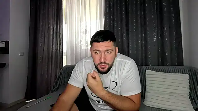 Snapshot of Gold_Alpha_Boy chatting on 09-25-25, 08:42 Gold Alpha Boy online show from 09-25-25, 08:42