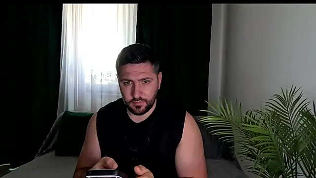 Snapshot of Gold_Alpha_Boy chatting on 06-11-26, 05:26 Gold Alpha Boy online show from 06-11-26, 05:26