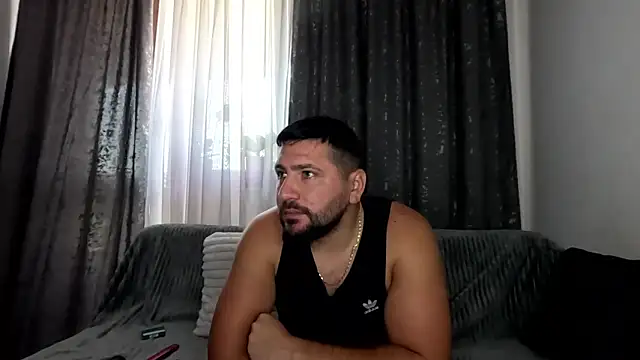 Snapshot of Gold_Alpha_Boy chatting on 09-22-25, 07:03 Gold Alpha Boy online show from 09-22-25, 07:03