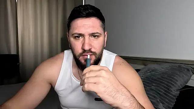 Snapshot of Gold_Alpha_Boy chatting on 04-25-26, 11:24 Gold Alpha Boy online show from 04-25-26, 11:24