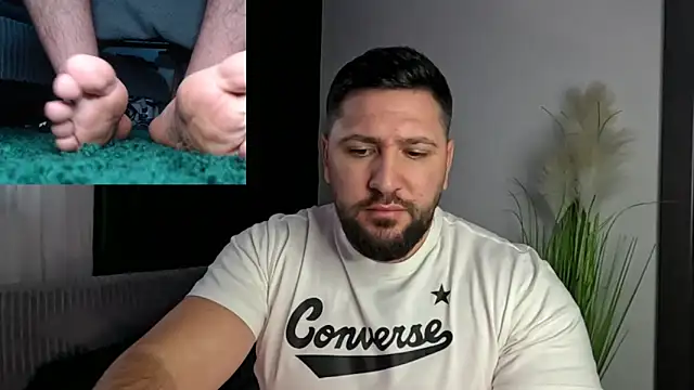 Gold Alpha Boy online show from 02-02-26, 02:49