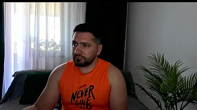 Gold Alpha Boy online show from 06-26-26, 06:41