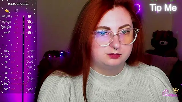 Snapshot of Alicia_love00 chatting on 04-22-26, 11:28 Alicia love00 online show from 04-22-26, 11:28