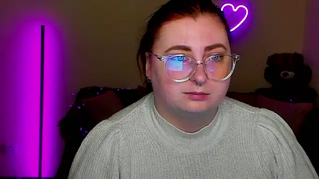 Snapshot of Alicia_love00 chatting on 04-23-26, 11:27 Alicia love00 online show from 04-23-26, 11:27