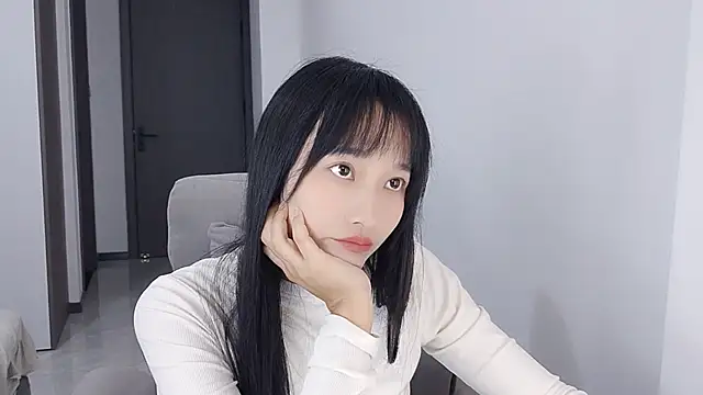 Snapshot of Lisa-3333 chatting on 10-29-25, 01:43 Lisa-3333 online show from 10-29-25, 01:43