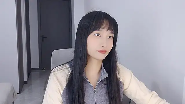 Snapshot of Lisa-3333 chatting on 11-07-25, 11:15 Lisa-3333 online show from 11-07-25, 11:15