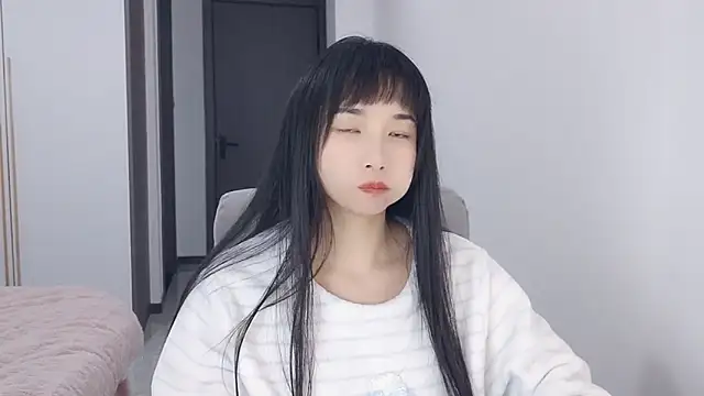 Snapshot of Lisa-3333 chatting on 01-15-26, 02:42 Lisa-3333 online show from 01-15-26, 02:42