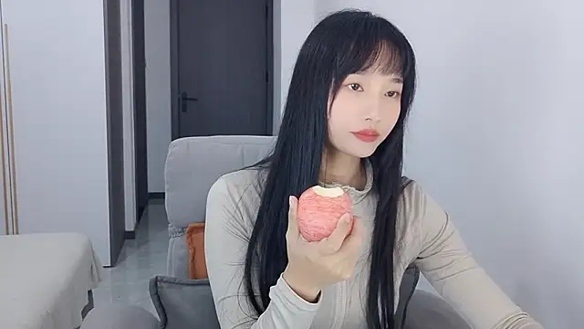 Snapshot of Lisa-3333 chatting on 11-09-25, 02:10 Lisa-3333 online show from 11-09-25, 02:10