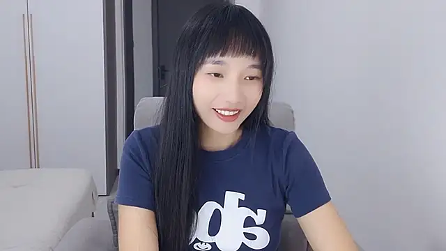 Snapshot of Lisa-3333 chatting on 09-29-25, 02:23 Lisa-3333 online show from 09-29-25, 02:23