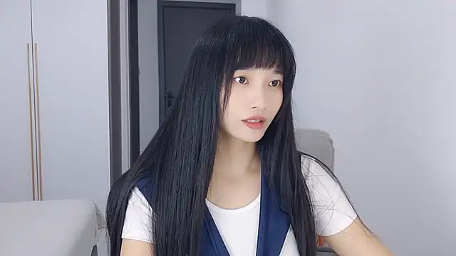 Snapshot of Lisa-3333 chatting on 09-18-25, 02:20 Lisa-3333 online show from 09-18-25, 02:20