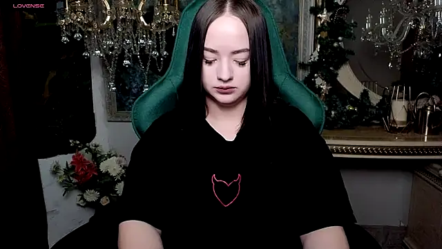 LaraBenson  online show from 12-17-25, 10:31