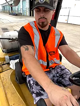 PuttieIn online show from 09-18-25, 05:27