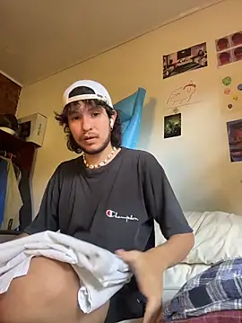 Snapshot of Luxx_14 chatting on 02-18-26, 06:26 Luxx 14 online show from 02-18-26, 06:26