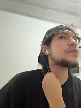 Snapshot of Luxx_14 chatting on 01-18-26, 03:21 Luxx 14 online show from 01-18-26, 03:21