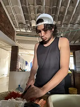 Snapshot of Luxx_14 chatting on 02-21-26, 05:26 Luxx 14 online show from 02-21-26, 05:26