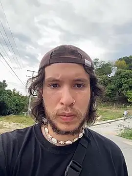 Snapshot of Luxx_14 chatting on 11-10-25, 08:36 Luxx 14 online show from 11-10-25, 08:36